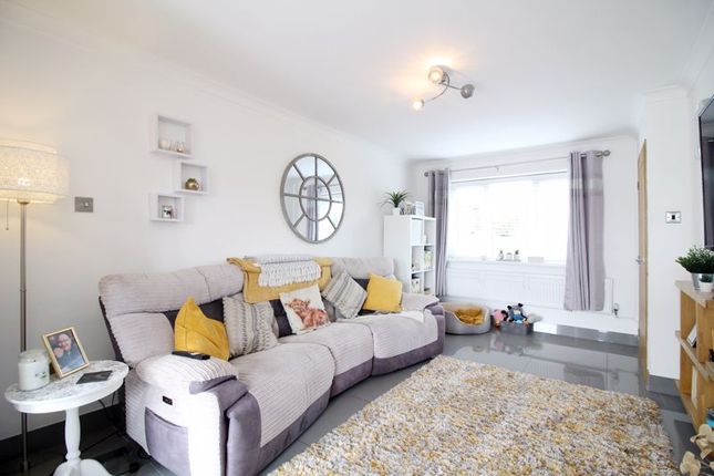 38, Heol Bryn Heulog, Pontypridd photo 3
