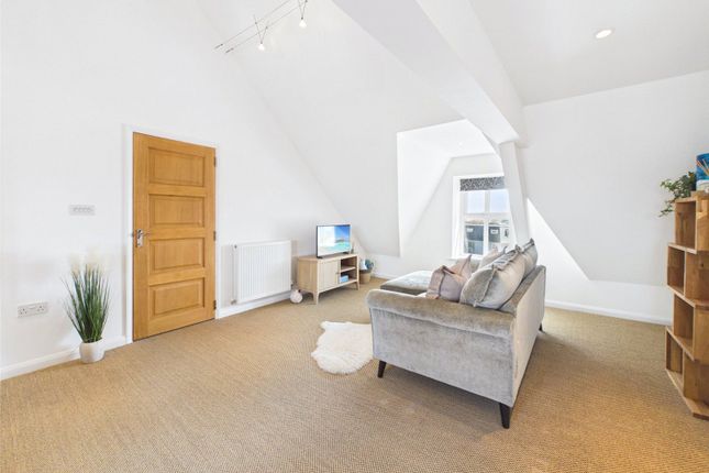 Apartment 3, 8, Summerleaze Crescent, Cornwall photo 3