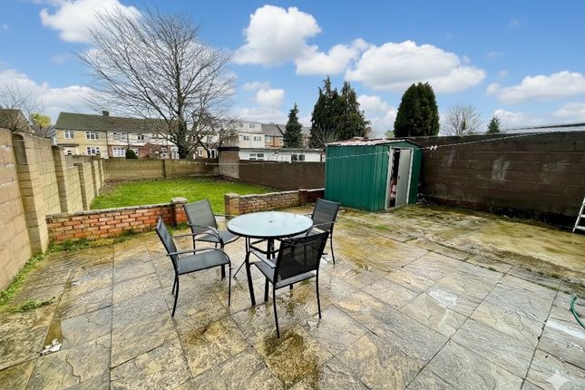 26, St. Mildreds Avenue, Luton photo 2