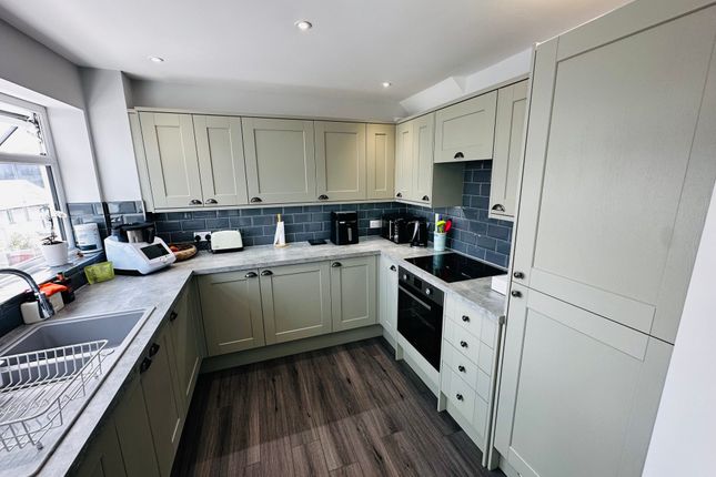 33, Downs Road, MALDON photo 5