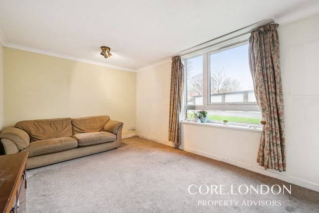 Flat Flat 1, Greenlaw Court, Mount Park Road, London photo 3