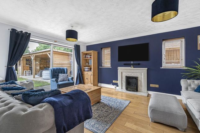 10, Orchard Way, Haddenham photo 3