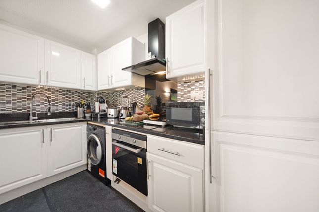 41a Ross Road, London photo 2