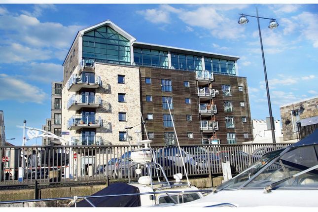 Thumbnail Flat to rent in Vauxhall Street, Plymouth
