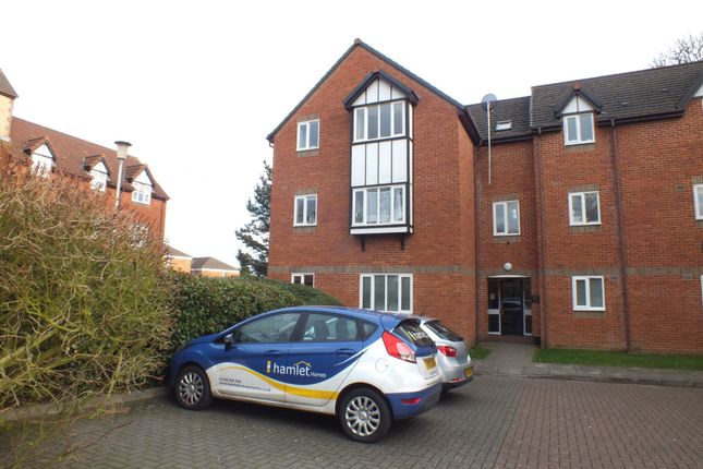 Flat for sale in Rembrandt Way, Reading