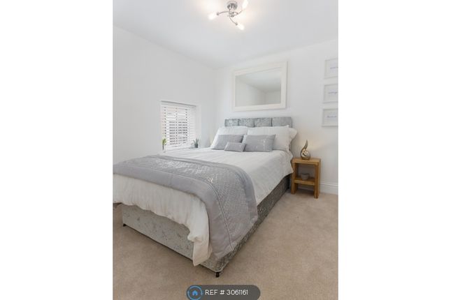 Flat, Oswald Road, Oswestry photo 5