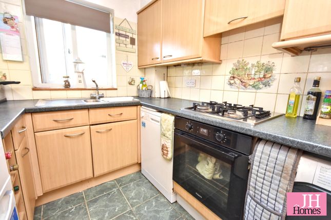 19, Lowther Crescent, Barrow-in-Furness photo 4