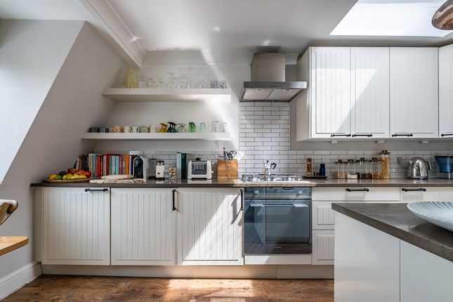 Flat 4, 18, Upper Addison Gardens, London photo 4