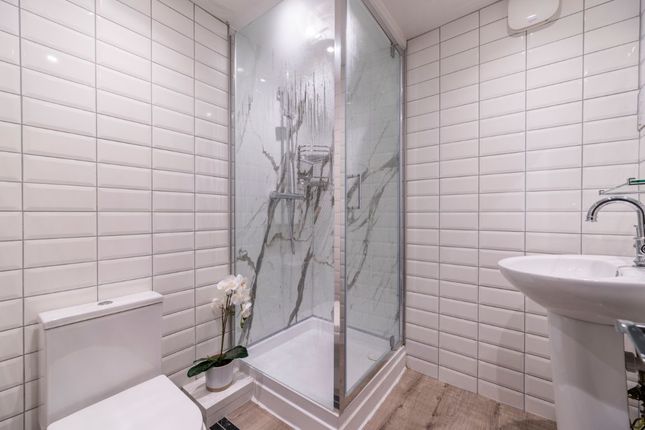 2, Gladstone Terrace, Newcastle photo 5