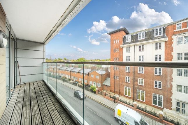 Flat 45, Norfolk House, 9 Brookmill Road, London photo 4