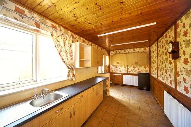 84 Park Road, Wigan photo 3