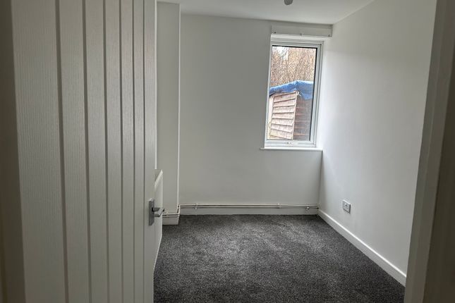 Flat to rent in Fairfoot Road, London