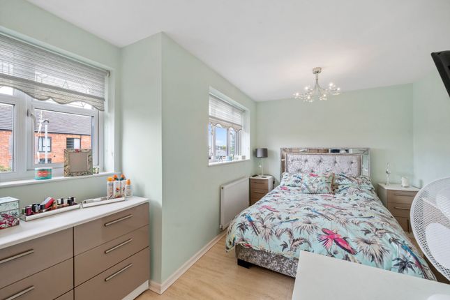 33 Priory Road, Wigan photo 4