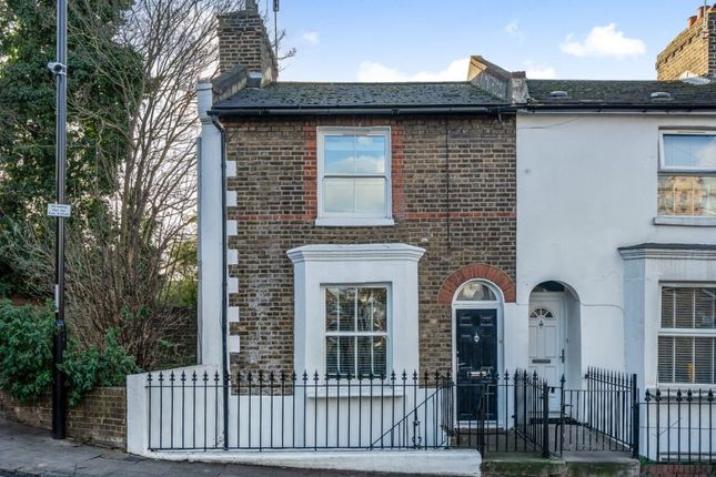 End terrace house for sale in Vanbrugh Hill, London