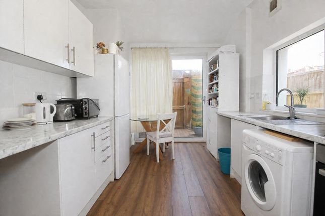 Room 6, 412, Southbury Road, Enfield photo 5