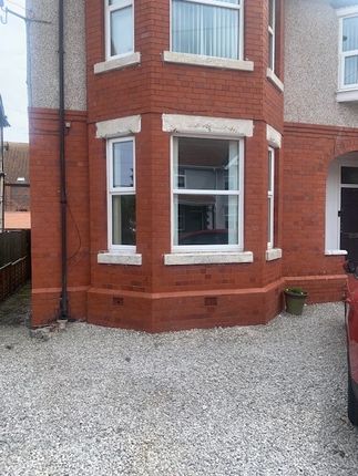 Thumbnail Flat to rent in Mauldeth Road, Colwyn Bay