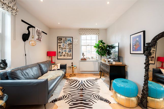 Flat for sale in Lancaster West, London