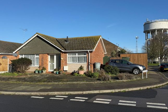 2-bed bungalow on 7, Chestnut Drive, Broadstairs, £375,000