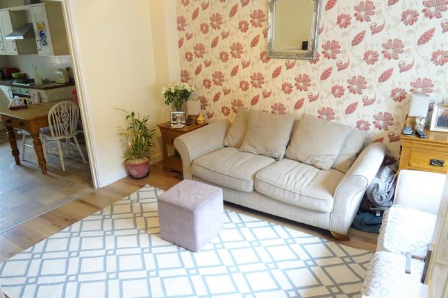 79, Mustang Way, Swindon photo 3