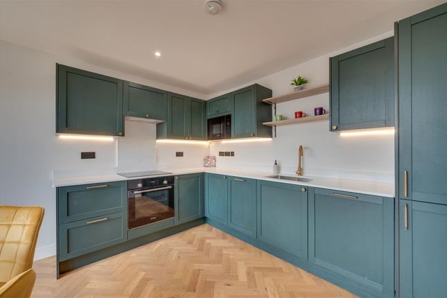 Flat 5, Harlesden Road, London photo 2