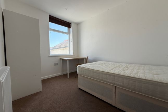 82, Bedford Street (Rooms), Cardiff photo 4