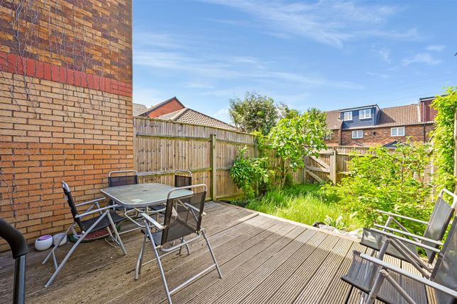 23, Keats Close, Wimbledon photo 3
