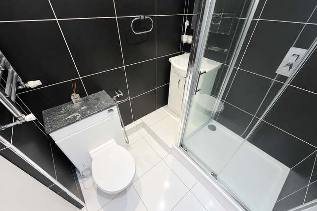 43 Leabank View, London photo 5