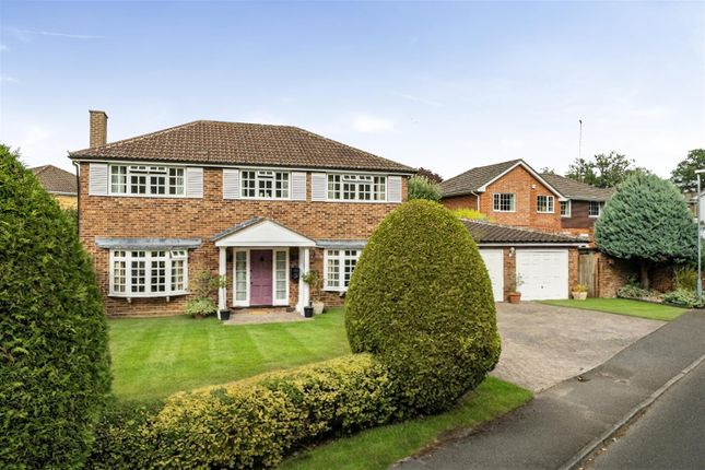 12, Martins Drive, Wokingham photo 3