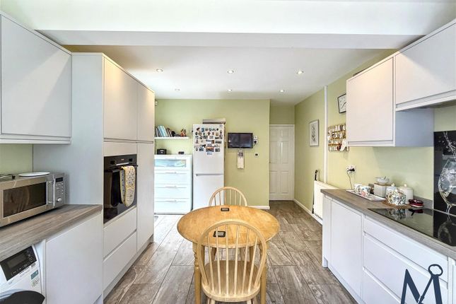 33, Perran Avenue, Coalville photo 4