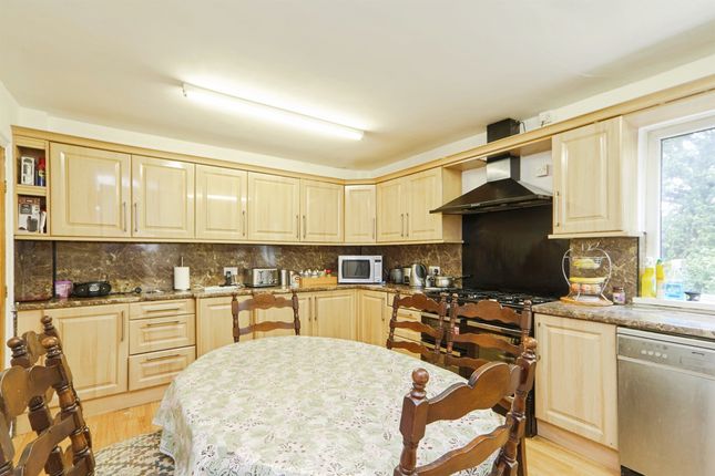 22, Lindisfarne Road, Shipley photo 4