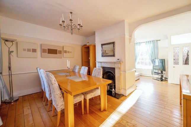 10, Gloucester View, Hampshire photo 4