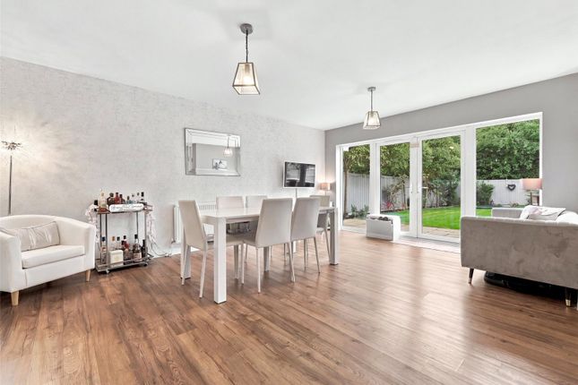 3, Copper Beech Avenue, Bishop's Stortford photo 4