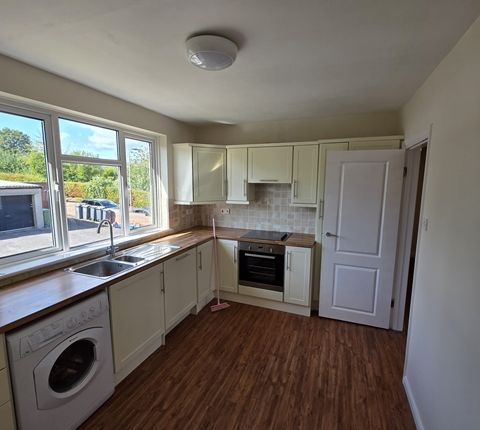 101, Windermere Avenue Roath Park City & County of Cardiff, Cardiff photo 4