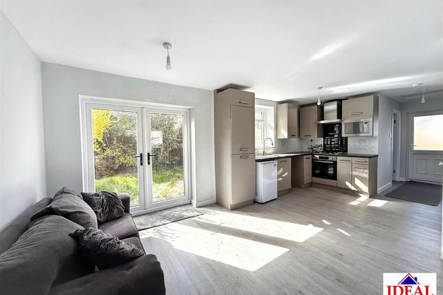 5, Crossfield Drive, Skellow, Doncaster photo 4