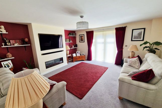 8, Taylor Crescent, Exmouth photo 2