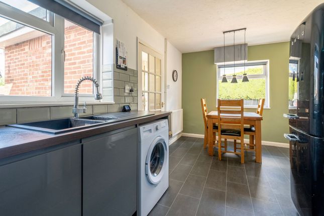 4 Pristow Green Lane, Norwich photo 2