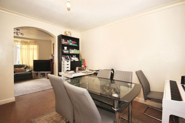 94, Lavender Avenue, Coventry photo 3