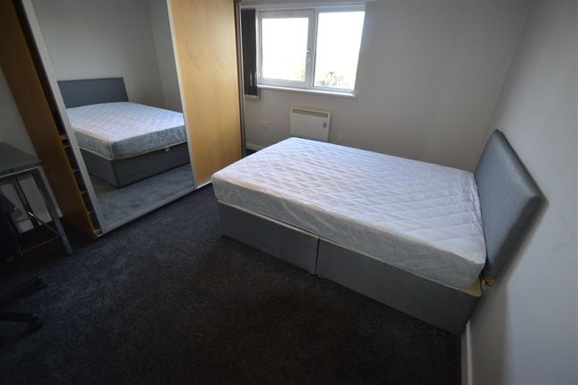 10, Bishops Corner, Manchester photo 5