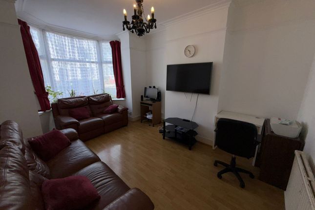 3 Bed Terraced House To Rent