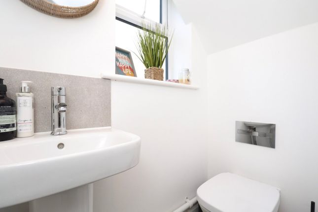 13, Park Meadow Lane, West Yorkshire photo 5