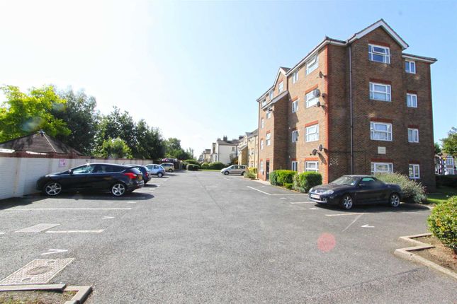 Flat for sale in Southchurch Avenue, Southend-On-Sea