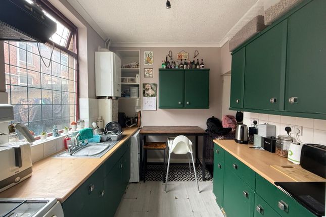 22, Vine Street, Kirklees photo 4