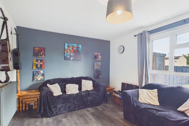 23 Shackleton Close, Barry photo 3