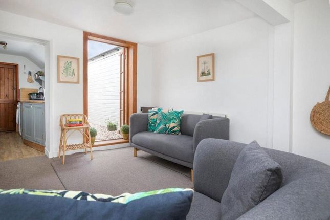 11, Bulwark Road, Kent photo 2