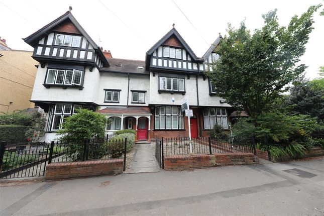 Thumbnail Semi-detached house for sale in Westbourne Avenue, Princes Avenue, Hull