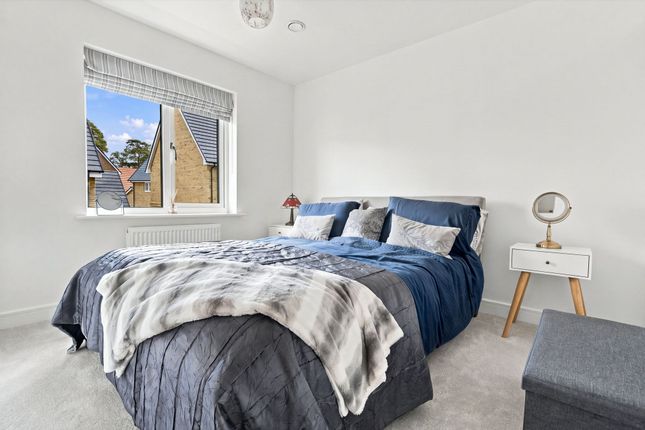 6 Barton Road, Ascot photo 5