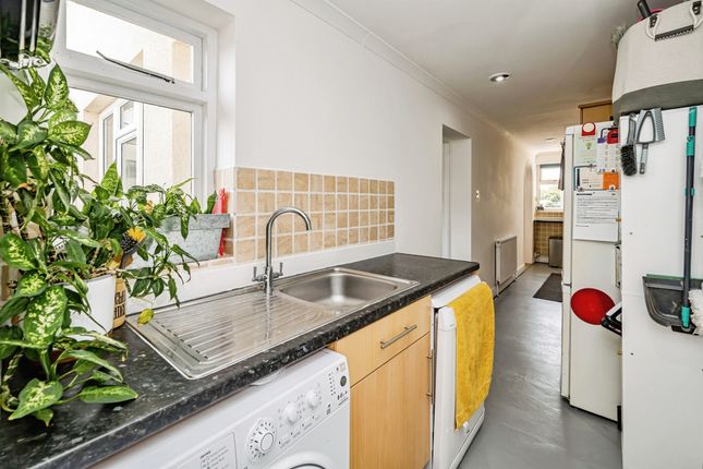 52, Abbotts Way, SLOUGH photo 4
