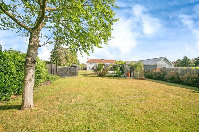 2, Highview Avenue, Clacton-On-Sea photo 2