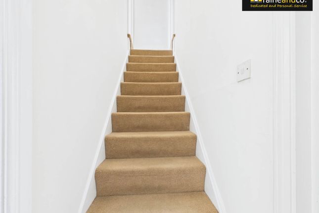 21, Frampton Road, Potters Bar photo 4