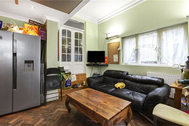 End terrace house for sale in Beatty Road, London